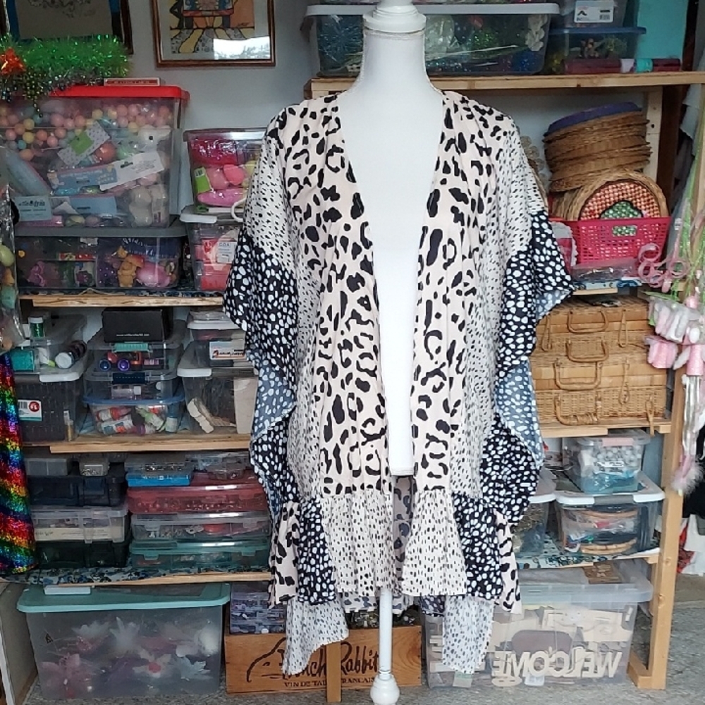 EUC JC FASHION Animal Print Polyester Kimono Cardigan LG